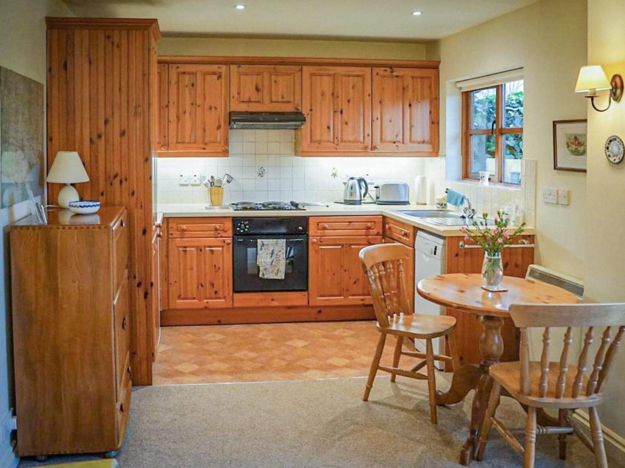 Honeysuckle Cottage North Mundham Eksteriør billede